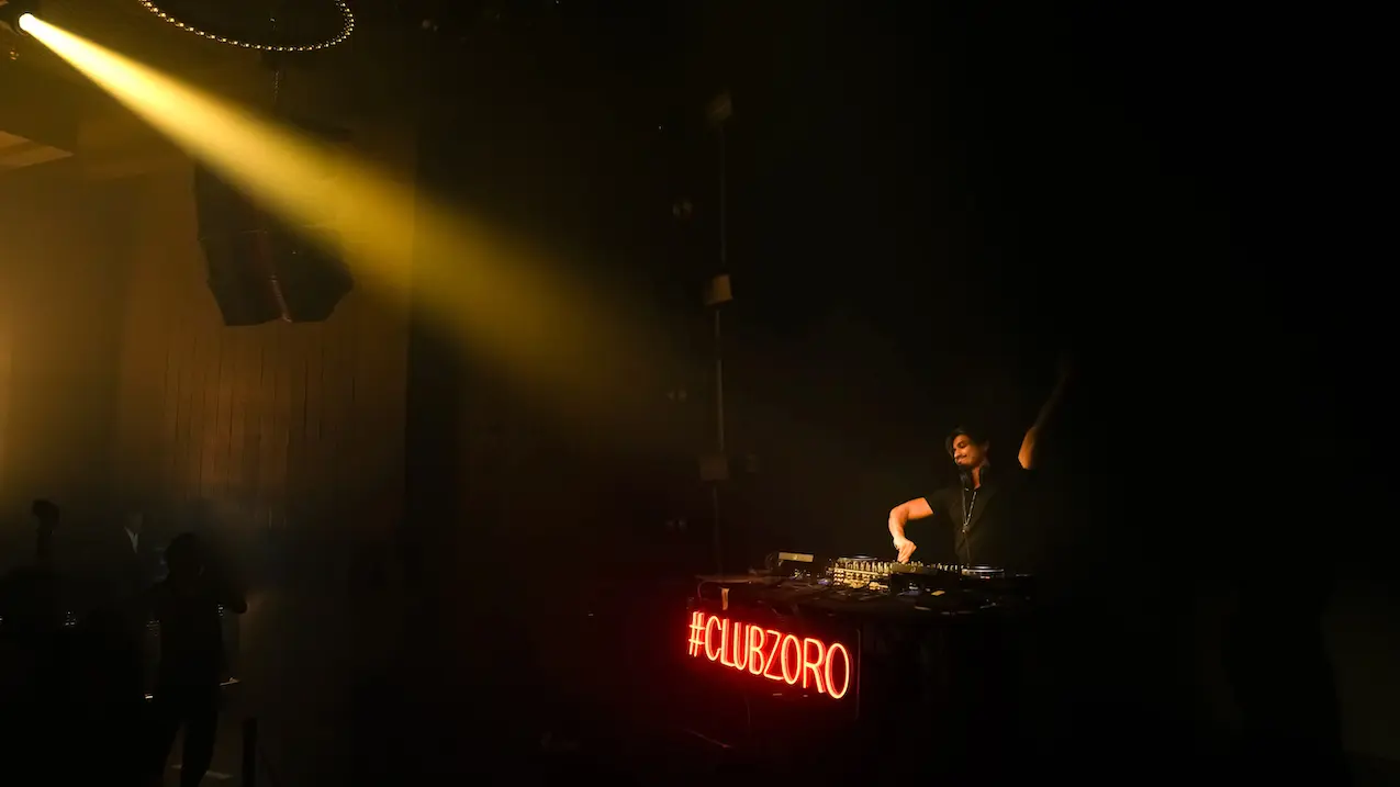 Techno dj Anastrrix live performance