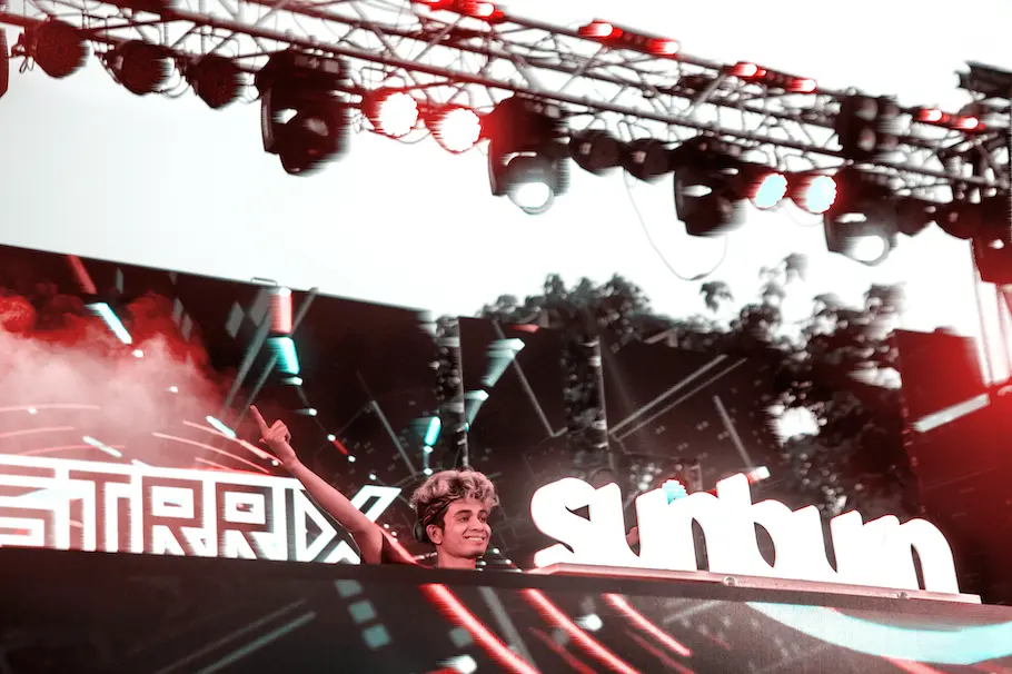 Techno dj Anastrrix live performance